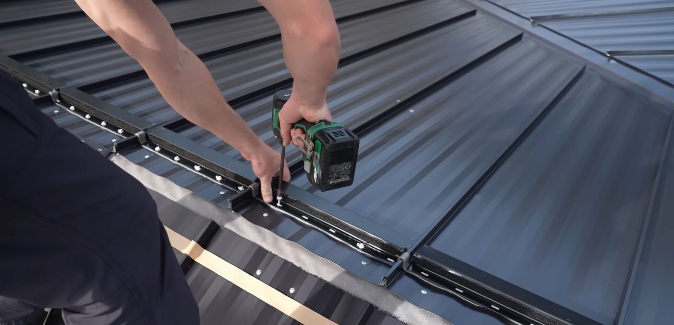 Emergency storm damage roof repair work in Kendale Lakes, FL